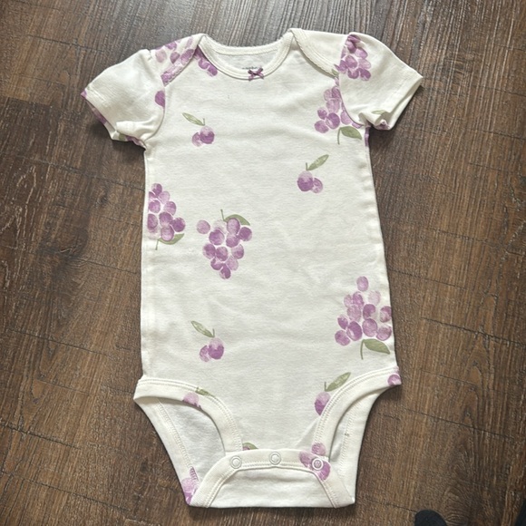 Carter’s baby girl onesie 3-pack set. NWOT - Picture 4 of 5